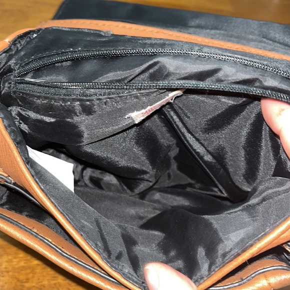 MOSSIMO SUPPLY CO brow. Faux leather crossbody purse with turn buckle closure - Picture 5 of 7